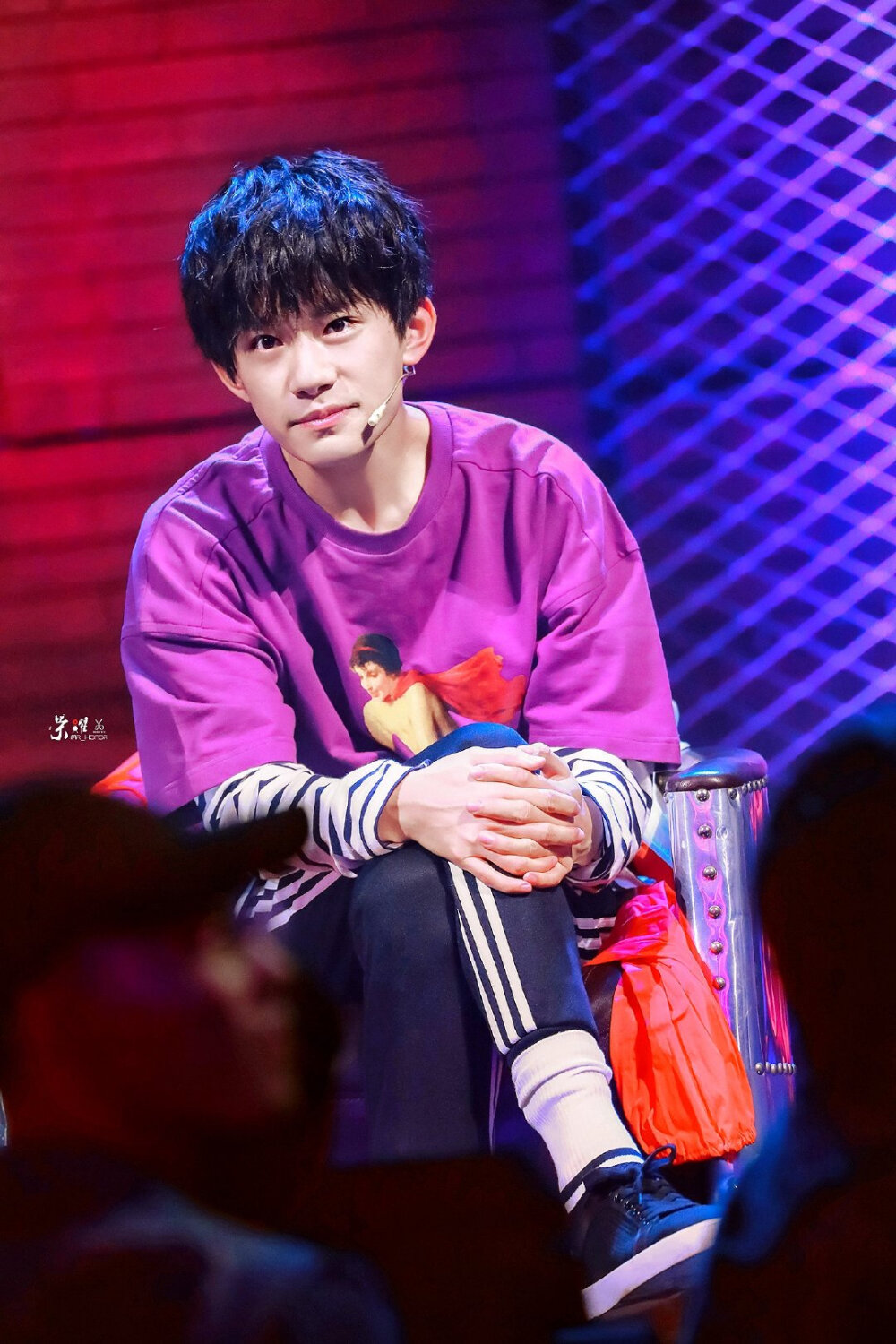 千玺 易烊千玺 爱到骨子里的男孩 陌上人如玉，公子世无双。tfboys TFBOYS 好看的男生 帅气的男生 大佬 四字弟弟 四字哥哥 千纸鹤 鸵鸟 