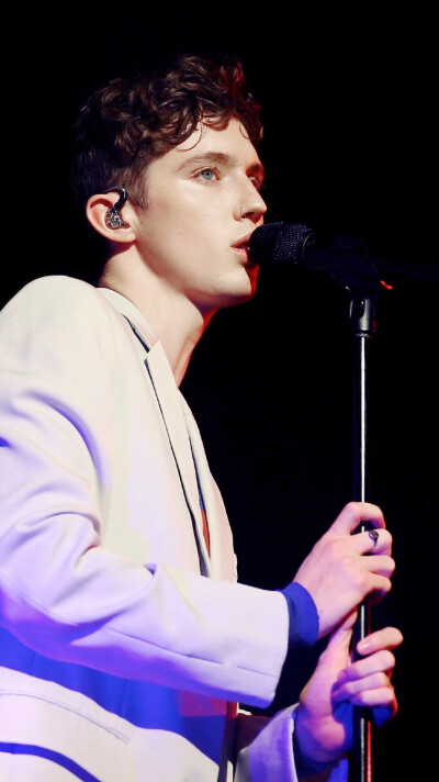 troye sivan 