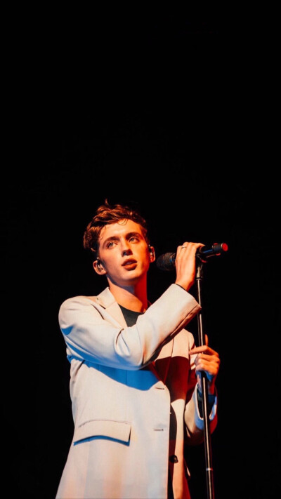 troye sivan 