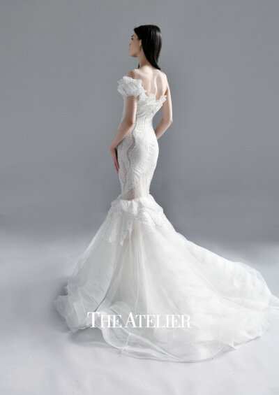 《The Atelier2020婚纱系列首次亮相纽约婚纱周》 