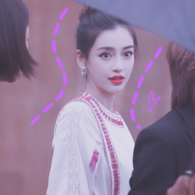 Angelababy。