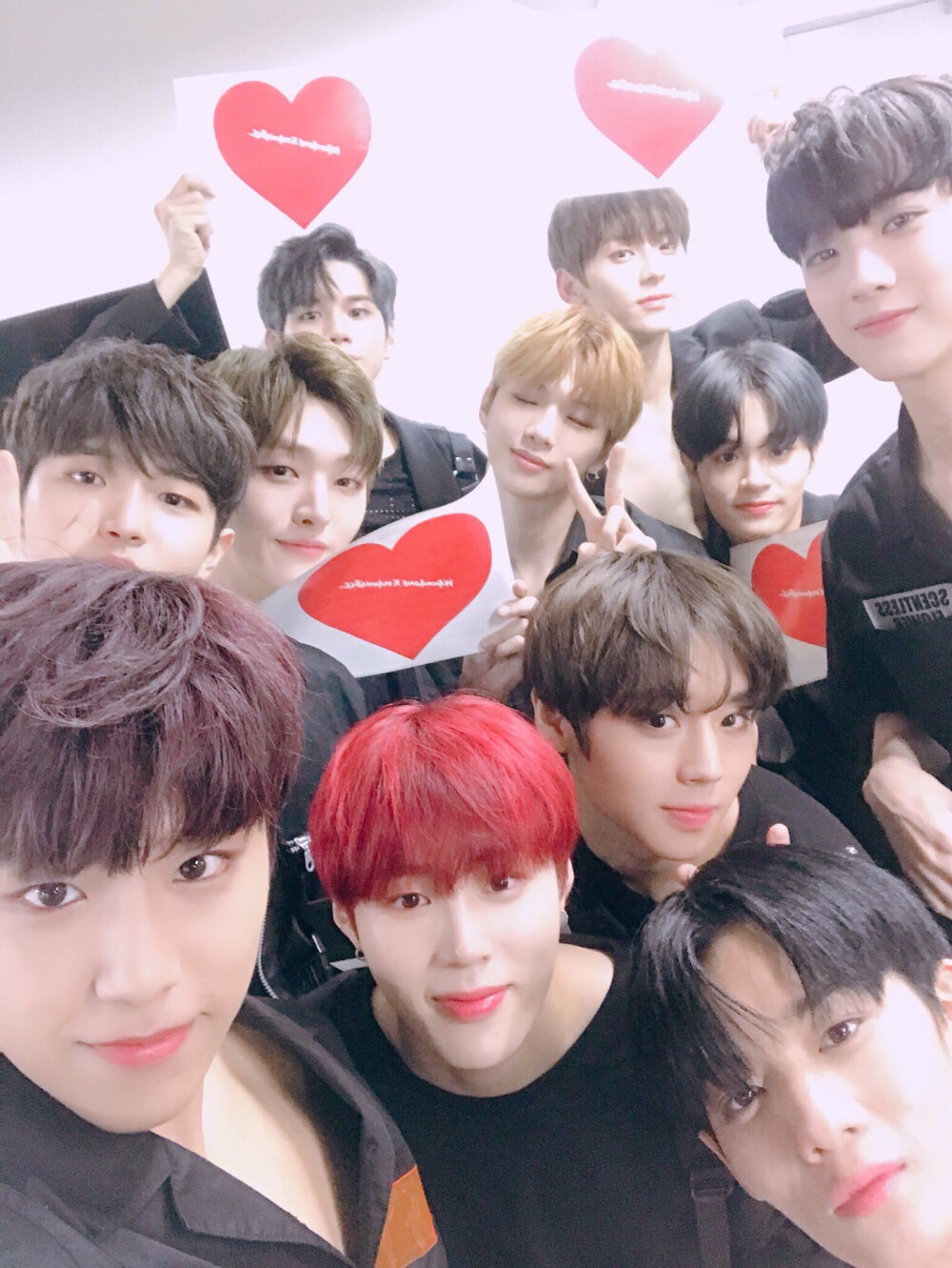 wannaone/