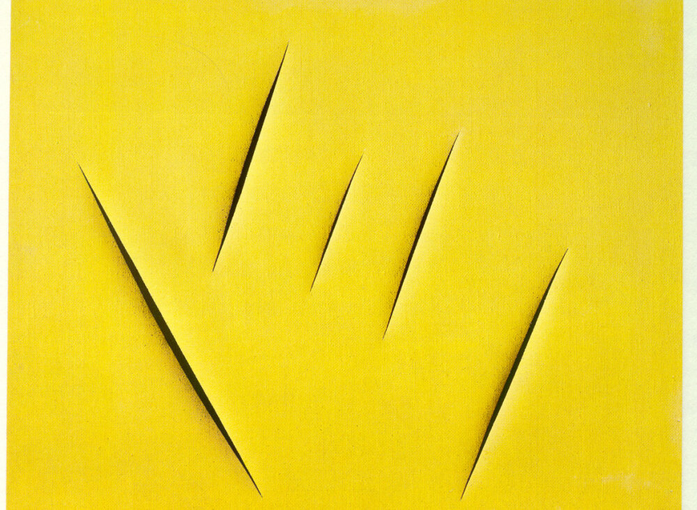 Lucio Fontana 卢西欧·丰塔纳因其一系列“割破的”画布作品而闻名于世。1949-1950年间Fontana开始在创作中刺穿其画布，这一刀打破了观赏者视线所能看到的画面，通过画布本身，通往其后的空间，打破绘画与雕塑的界线，创造了无限的一维空间。Fontana此举割开画布，使虚构的想象空间崩坏瓦解，与我们身处的真实空间通气连系，虚构空间与真实空间融二为一。