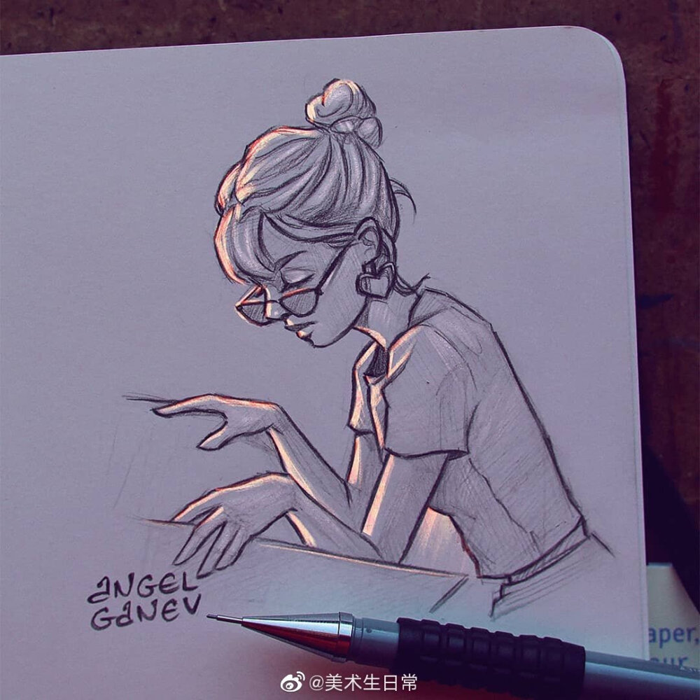 自带光效 · Angel Ganev ? ????