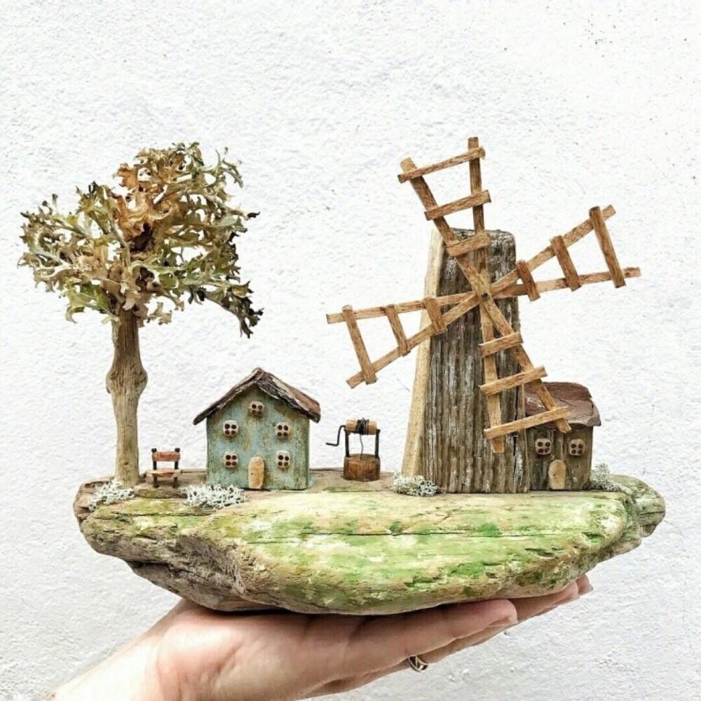 
漂浮木房子装置艺术