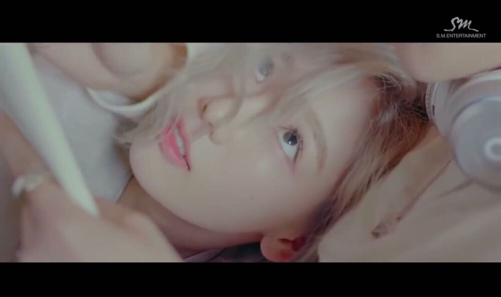 2016 《Why》先行曲 《Starlight》MV