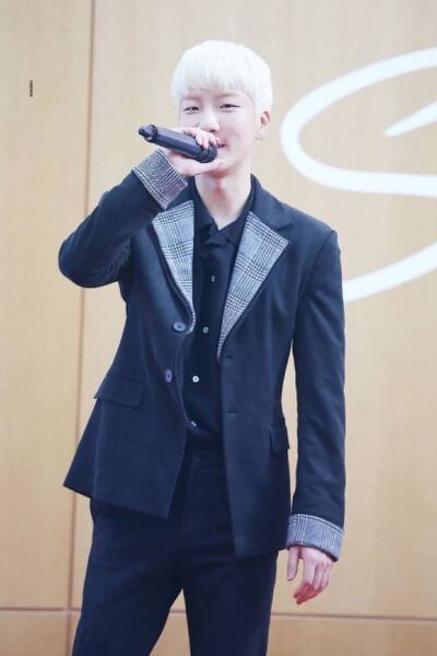 李昇勋 HOONY
✵171205 延世大学附属医院公演✵
✨ⓌⒾⓃⓃⒺⓇ✨