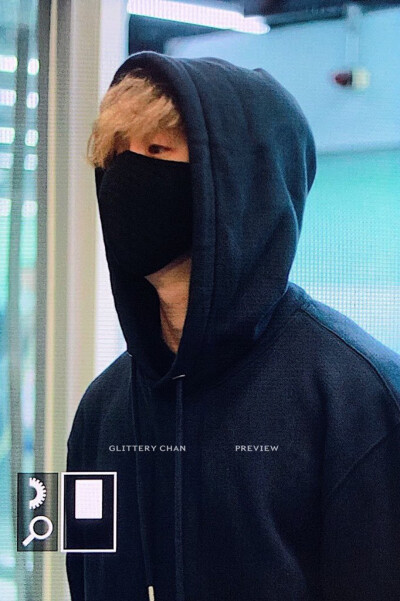 Hello大家
今天“Double Knot”音源公开了呀
还是三辣酱作词作曲
非常厉害
编舞很好看
stray kids的孩子们暴风长大从来不让人失望
我爱他们♾