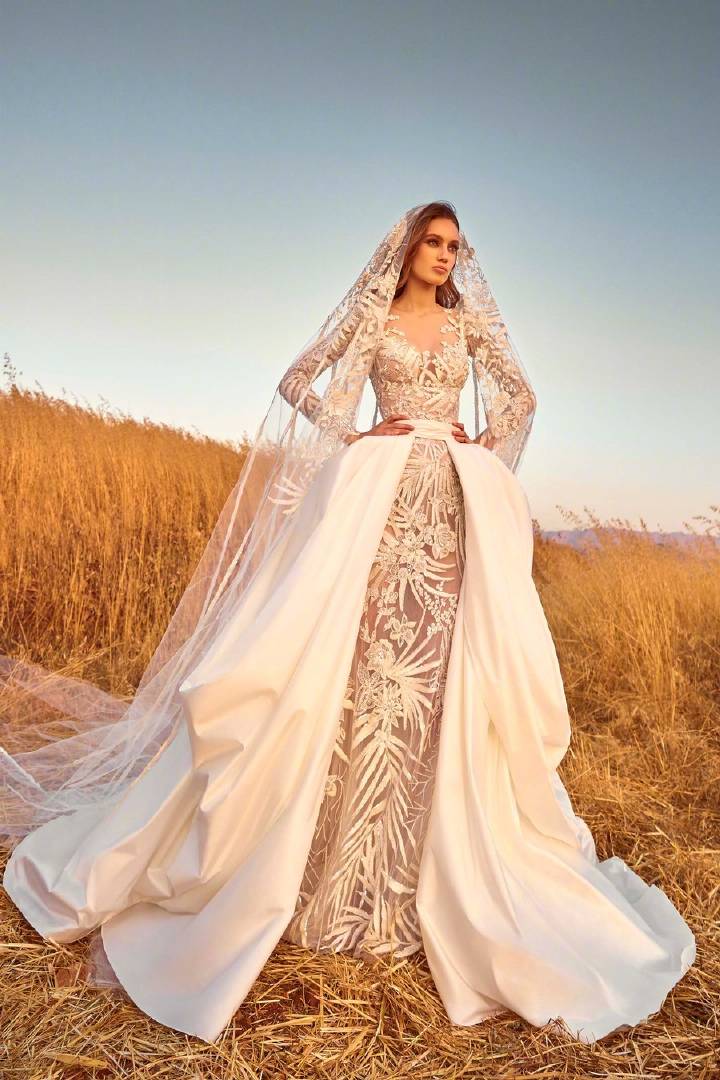 Zuhair Murad Bridal Fall 2020. “祖海”家的婚纱系列，一贯的奢华精致，大裙摆美得气势磅礴~ ​​​​