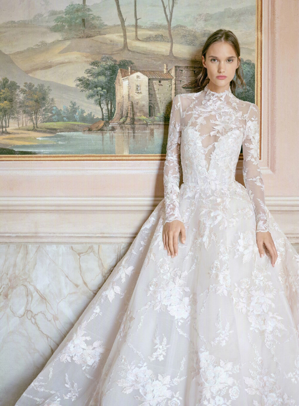 意大利古堡里的花嫁仙女啊，美得太让人惊叹了～～～Monique Lhuillier Bridal Fall 2020 Collection ​​​