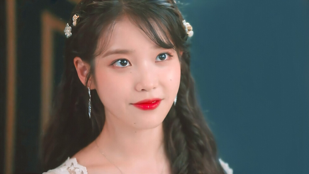 IU 李知恩 cr：Pink_MyEun