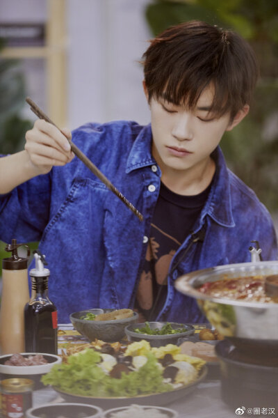 易烊千玺头像/壁纸