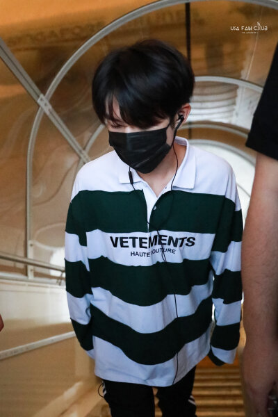 易烊千玺头像/壁纸