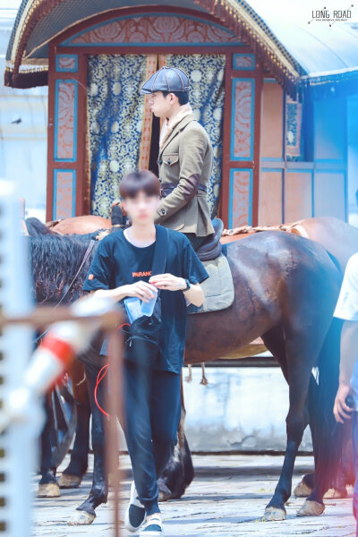 易烊千玺头像/壁纸