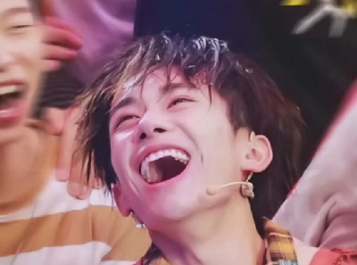 易烊千玺壁纸/头像