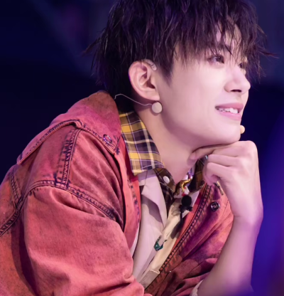 易烊千玺壁纸/头像