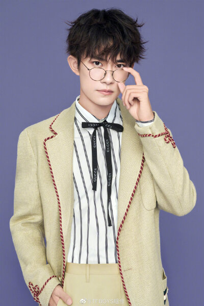 易烊千玺壁纸/头像