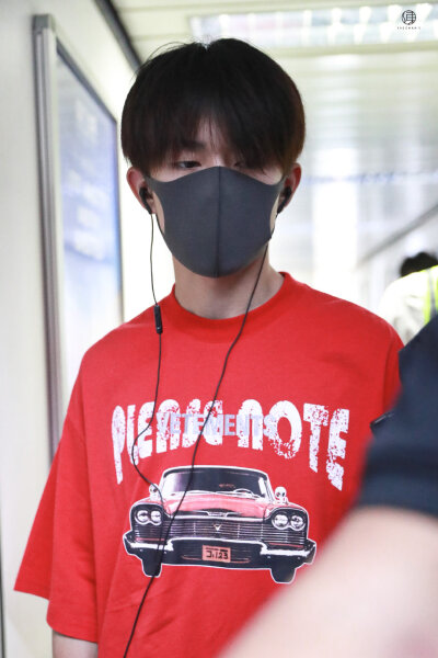 易烊千玺壁纸/头像