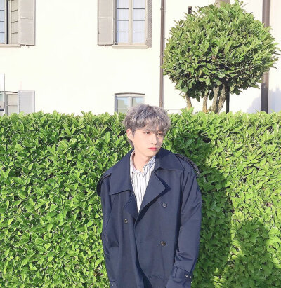 ONEUS 孙东柱/XION
cr.official_oneus