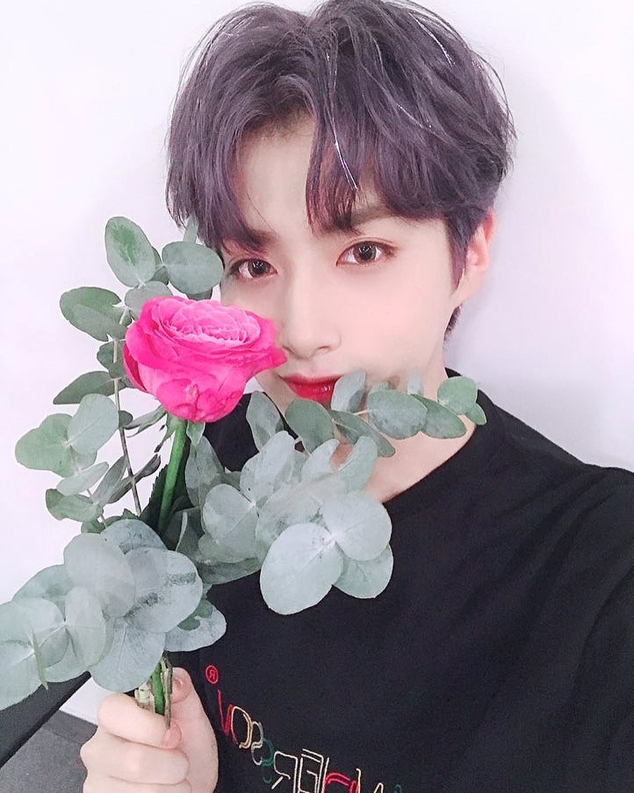 ONEUS 孙东柱/XION
cr.official_oneus