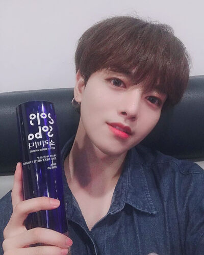 ONEUS 金英助/RAVN
cr.official_oneus