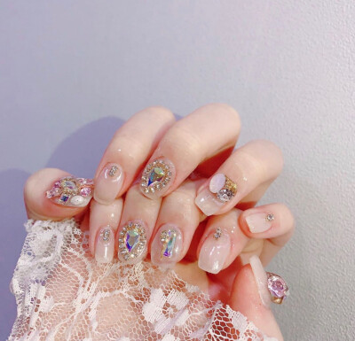 nails