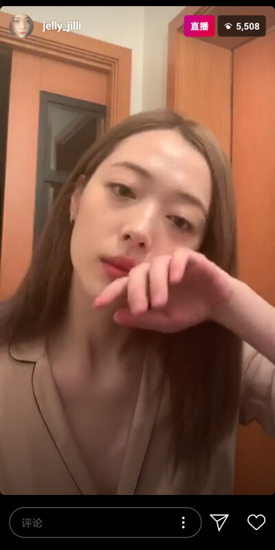  崔雪莉sulli
INS：jelly_jilli