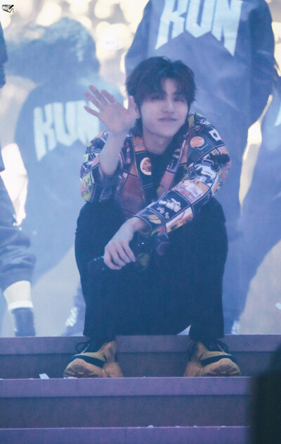 cr:偏遇日记_蔡徐坤
20191012NINEPERCENT“限定的记忆”广州解散演唱会