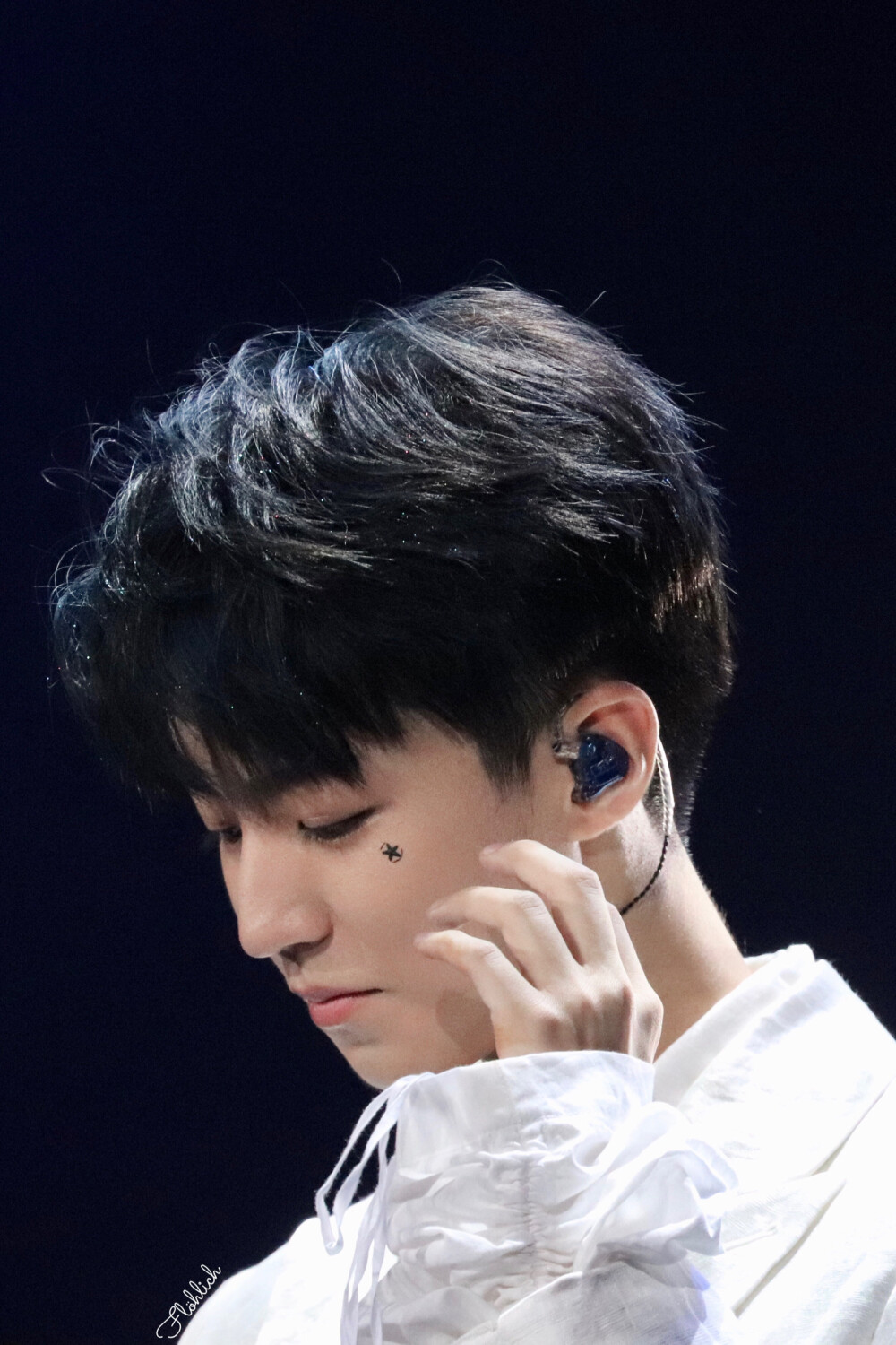 不磨皮不修图不调色也比你好看气死你 略略略