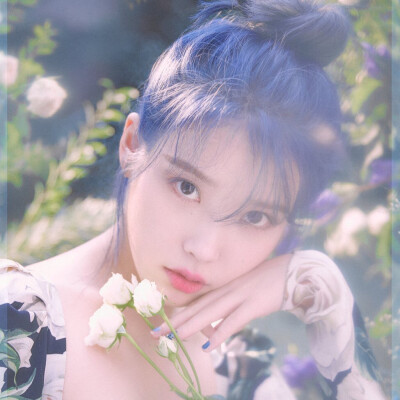 IU 女神 李知恩