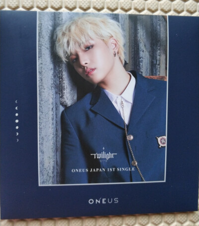 ONEUS 日本1专辑 李抒澔单封