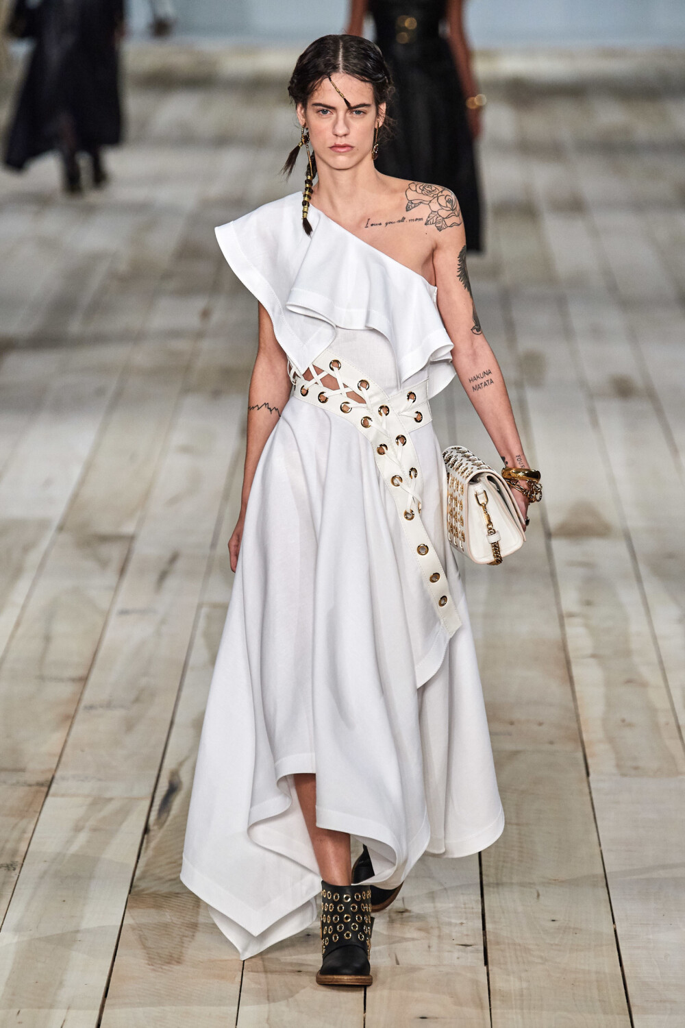 Alexander McQueen Spring 2020 Ready-to-Wear