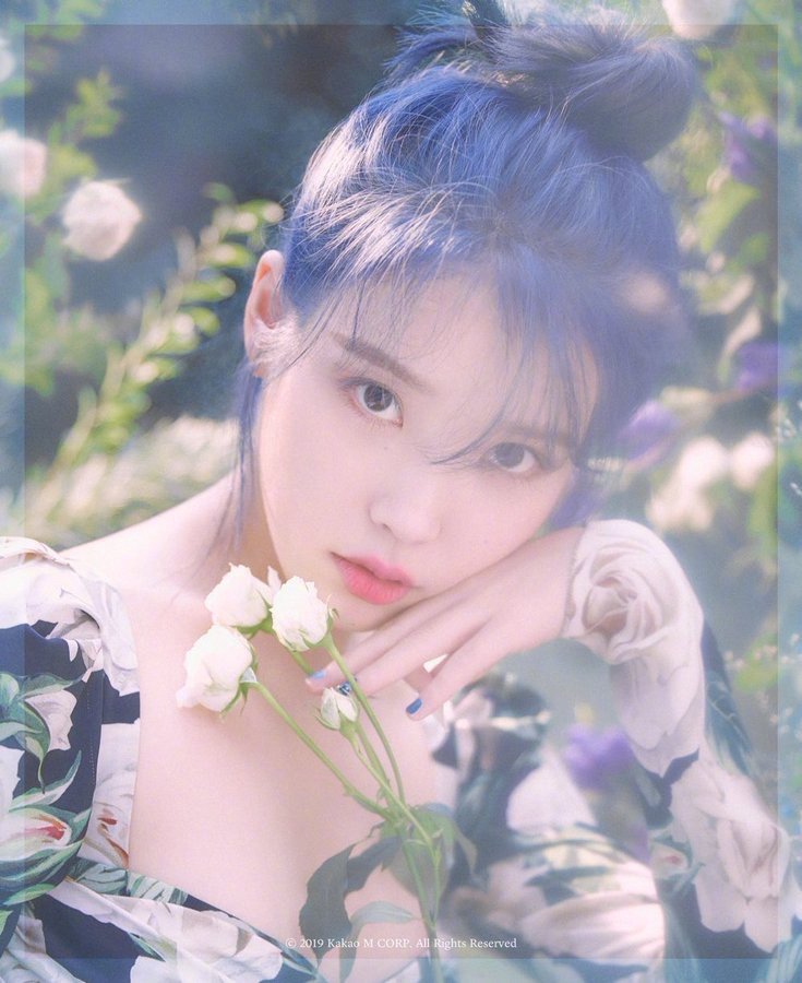 iu 蓝发小仙女呀