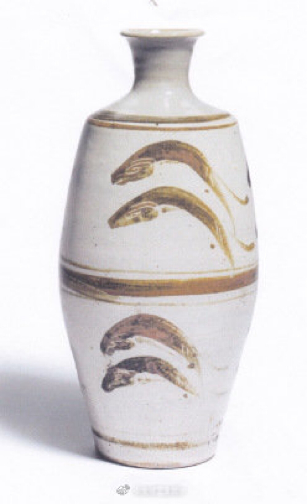 #设计资料库# #读设计# 阅读全文：http://t.cn/EURAaX8于1920年创立的 Leach Pottery（利奇陶器）已经有一百多历史了，它是英国影响最大的陶艺工作室， 集陶艺学校（教育），博物馆（展示），品牌（产业）于一身。而他的创始人Bernard Leach（伯纳德•利奇）被称为英国制陶业之父，影响了英国一代制陶业的发展。