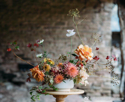 自然花园风花艺设计
图片来自Stone Floral Design ​​​