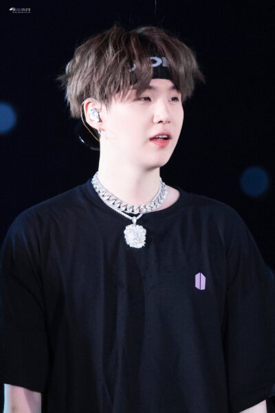 闵玧其
【191011】
BTS WORLD TOUR "SPEAK YOURSELF" in Saudi Arabia 更新高清4P
cr.mysugafaith
禁二改转载请注明出处 ​ ​​​