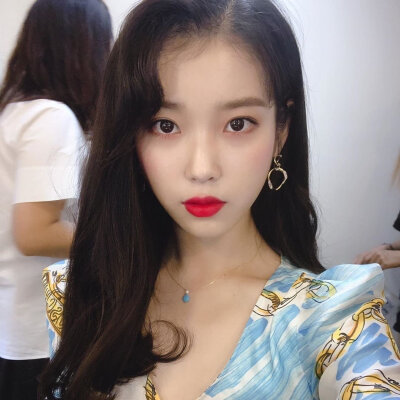 李智恩 IU