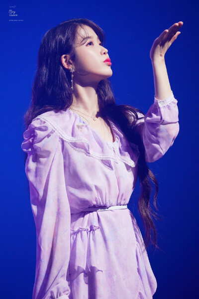 李智恩 IU