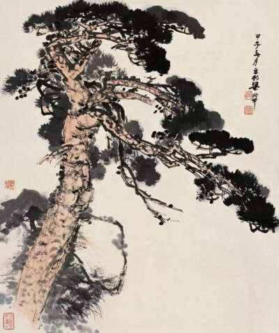 专注于画山画松，创作时长高达六十余年，成为中国画坛的一代宗师
身为中央美术学院的教授梁树年，就是严格遵守了这两条铁规，从而成为了一代画坛大师。