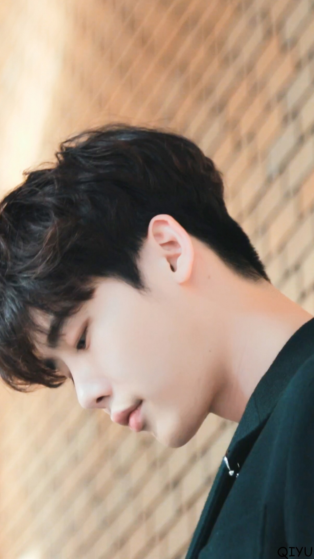 Jongsuk Lee