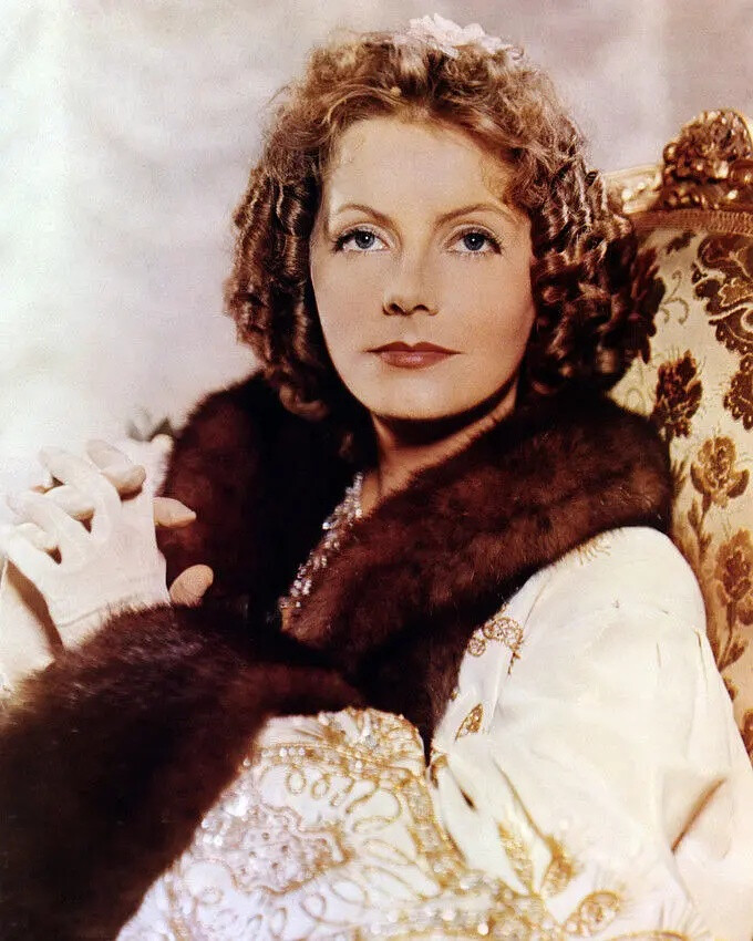 葛丽泰·嘉宝
Greta Garbo
茶花女