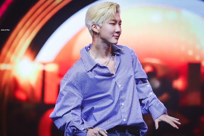 李昇勋 HOONY
❥180826 《Duet Song Festival》❥
✨ⓌⒾⓃⓃⒺⓇ✨