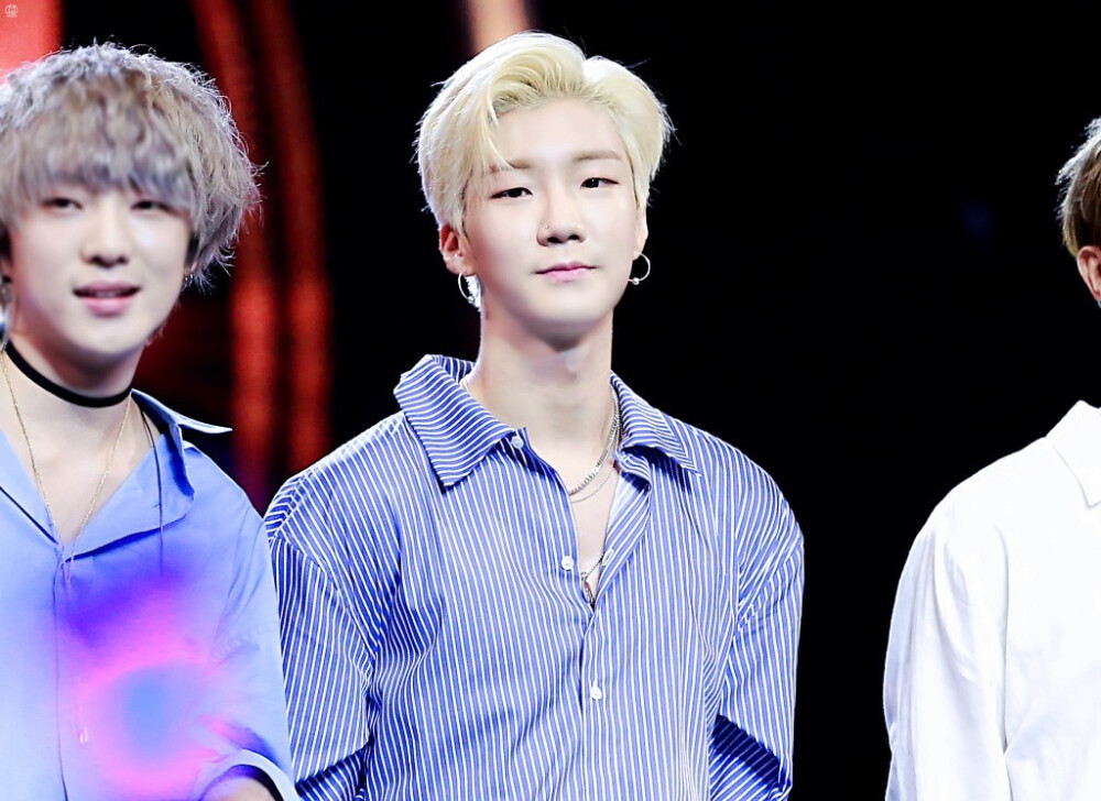 李昇勋 HOONY
❥180826 《Duet Song Festival》❥
✨ⓌⒾⓃⓃⒺⓇ✨