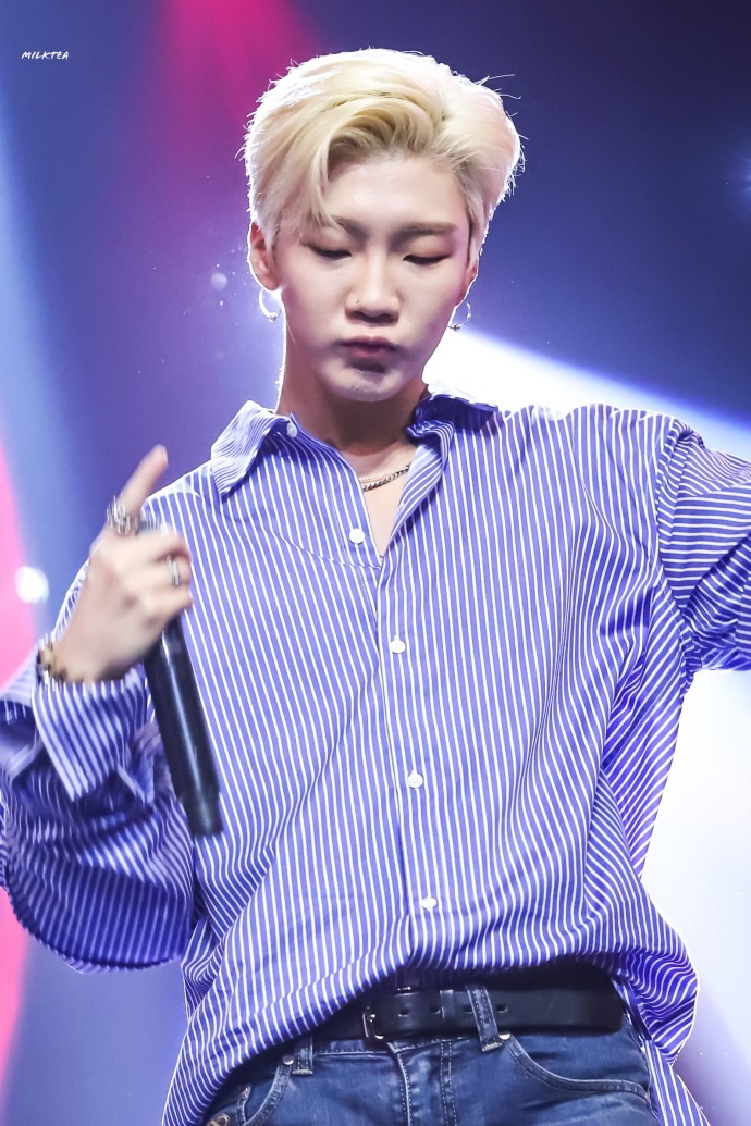 李昇勋 HOONY
❥180826 《Duet Song Festival》❥
✨ⓌⒾⓃⓃⒺⓇ✨