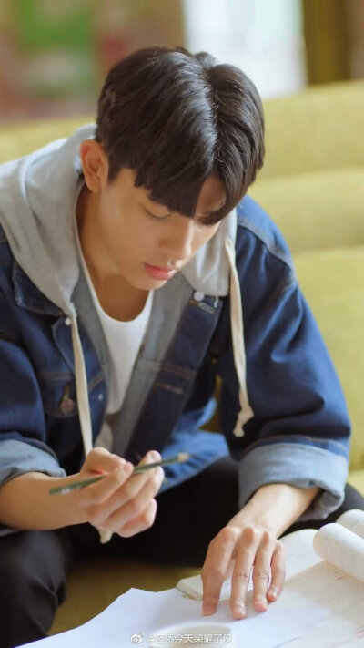 罗门颜值与演技都在线的小哥哥