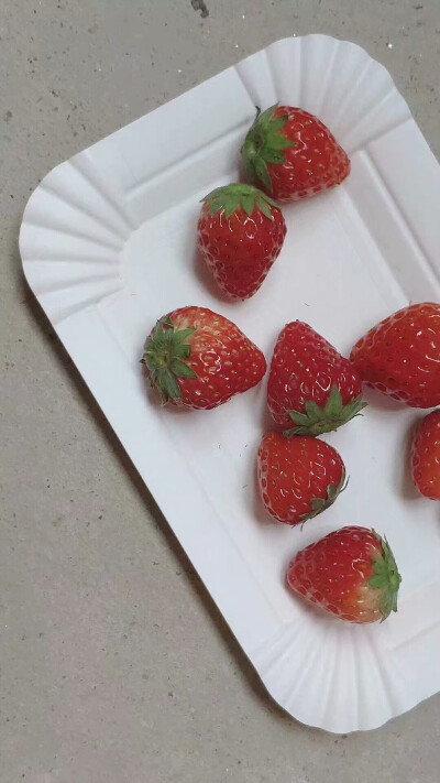 我自己到处保存的壁纸，有卡通，有爱豆