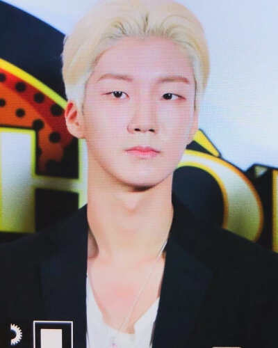 李昇勋 HOONY
?180825 越南Duet Song Festival?
????????