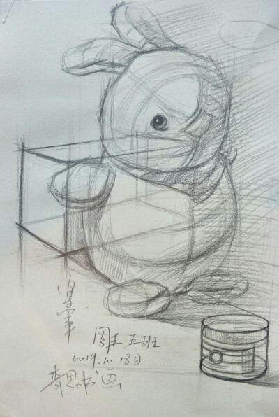 乐军素描石膏教学图解第一阶段内容
《结构透视》
《长方体，毛绒玩具兔子，颜料盒，》