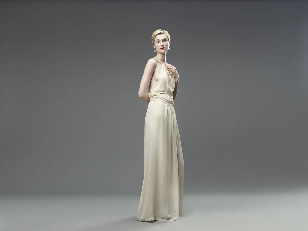 伊丽莎白·德比齐（Elizabeth Debicki）
澳大利亚演员 ​​​
夜班经理