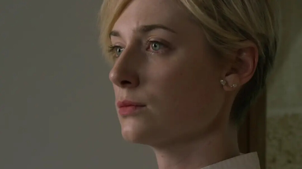 伊丽莎白·德比齐（Elizabeth Debicki）
澳大利亚演员 ​​​
夜班经理